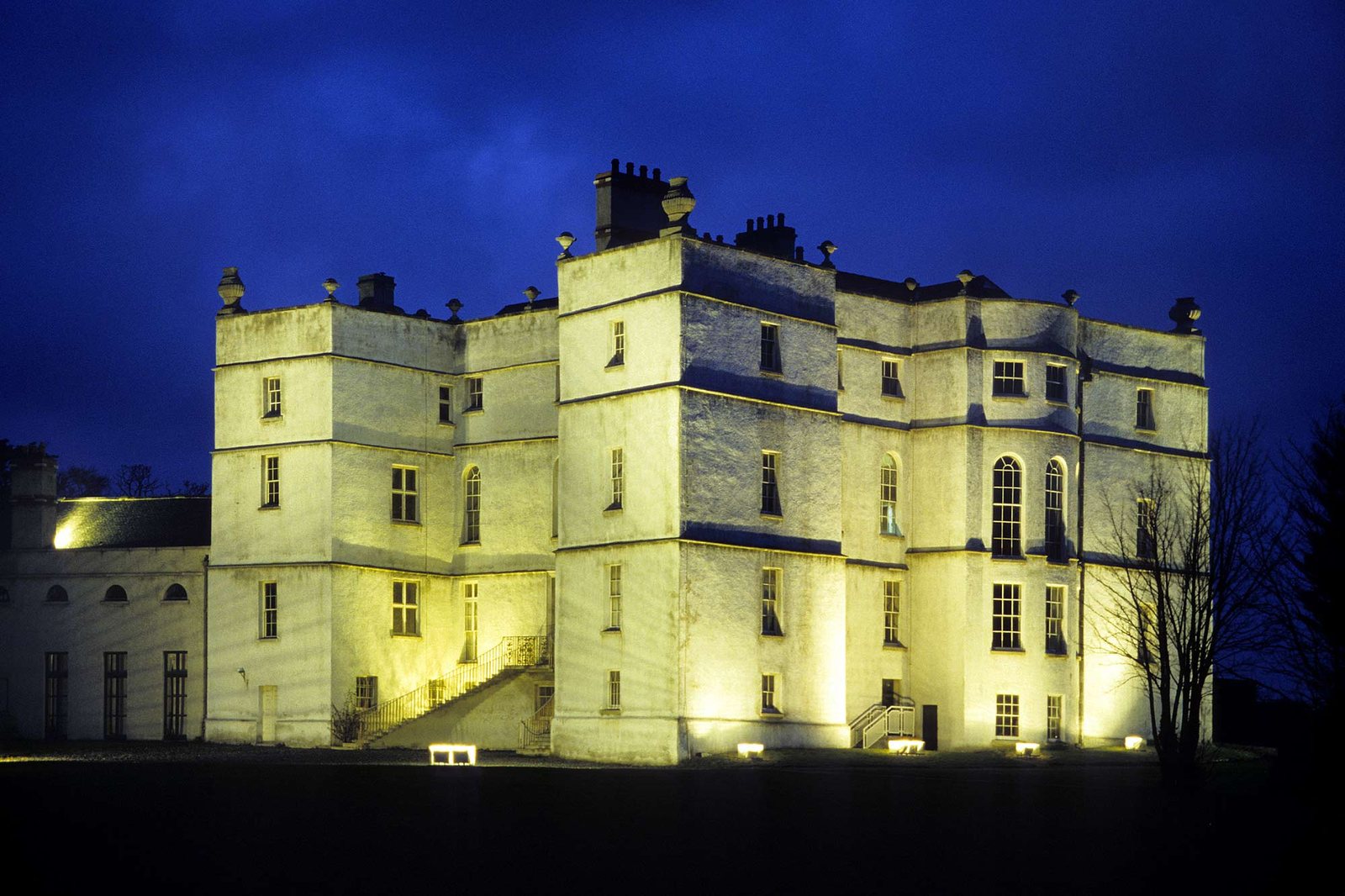Rathfarnham Castle, Dublin, built by Archbishop Adam Loftus: the household where the two lines parted. Image: © Government of Ireland, National Monuments Service Photographic Unit